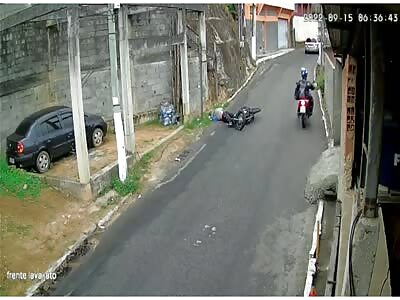 exact moment that motorcyclist suffers a brutal accident