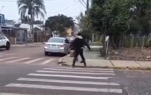 MARKET OWNER KICKING THIEF AND BEING STABBED 