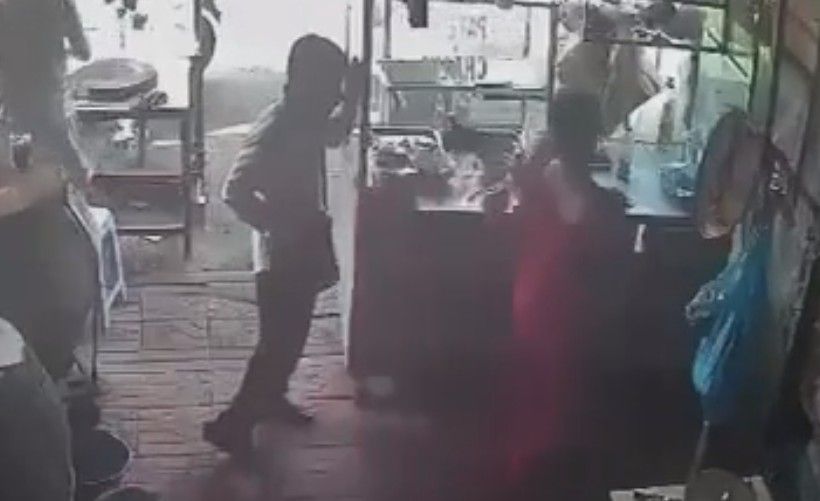 Sicko Stabs His Pregnant Sister In Stomach