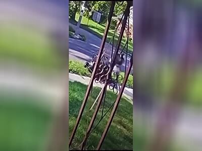 Man Tries To Kidnap Kid And Is Beat Up By Mother