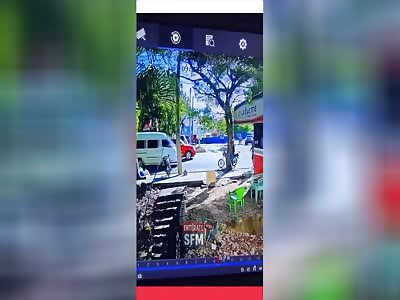 MAN BEING ATTACKED BY MACHETE 