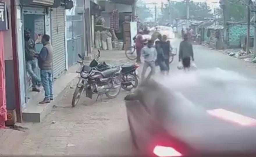 Speeding car kills elderly man, injures 5 others in India