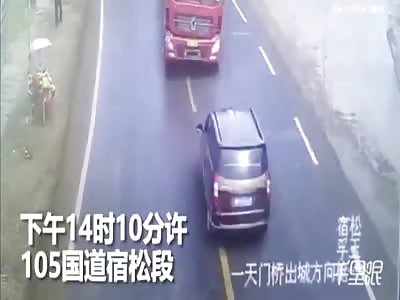 VAN DRIVER DIES IN A HEAD ON WITH A BIG TRANSPORT TRUCK