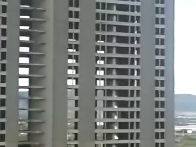 Man Jumps To His Death From Apartment Complex In Venezuela 