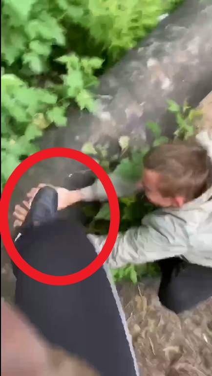 Thief's Hands Get Stomped