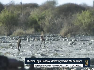 Somalian Jihadists Chase Down/KIll Running Soldiers 