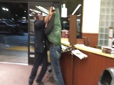 Top Flight Security Guard Gets Real Aggressive After Catching A Hungry Man Stealing Food From Store