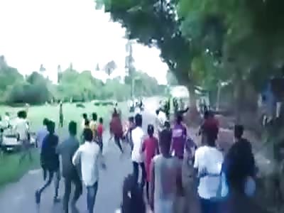 police officer beaten by the population