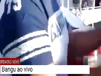 man mugs police female