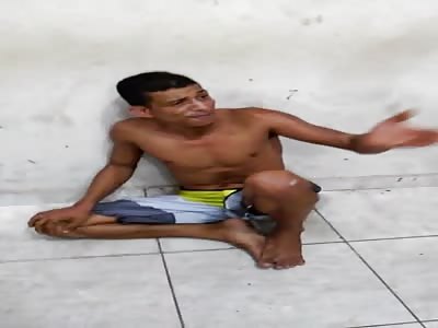 Thief gets caught in the hands