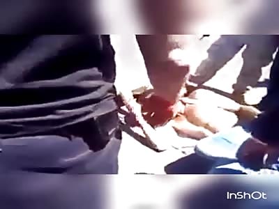 Two thieves are brutally beaten consult and sting in the head