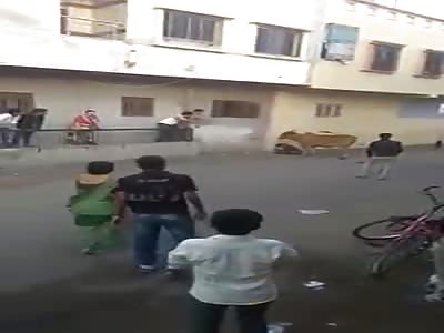Cow attacks a man