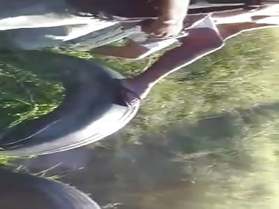 3 Thieves get shot on the legs as punishment