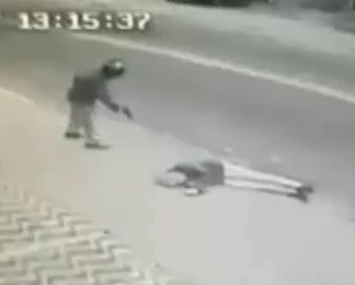 Man murdered with Shots Several Times in the Head in Front his wife