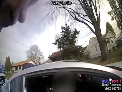 policeman shoots accidentally on his friend