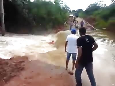 family gets on a boat and then it turns over and they all end up in the river