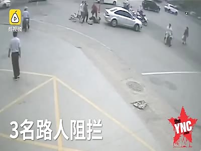 man stabs his ex wife to death people try and stop him with no luck