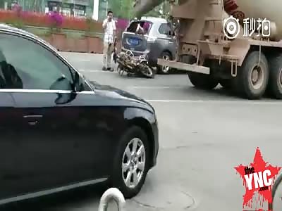 two people on there motorcycle directly fly and die in some ones car