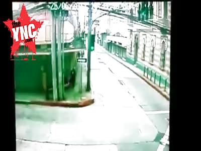 A driver passed the red light and caused a pickup to hit him and then death