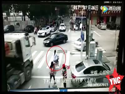  24-year-old woman riding electric car gets crush by cement truck