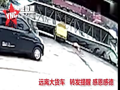 sanitation worker dies after being hit by a Billboard Steel Pole