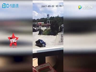 man gets crushed by a truck full of boulders