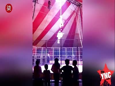 in Changsha County 14-year-old girl performance acrobatics fell 