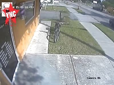 Plane Has Emergency Landing in Florida in the middle of a street