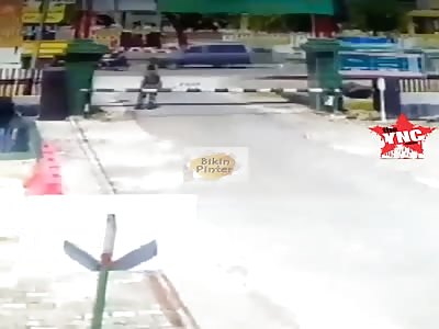 student gets crushed or maybe suicide by the  Padang Train of West Sumatra Indonesia 