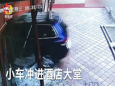 SUV crashed straight 