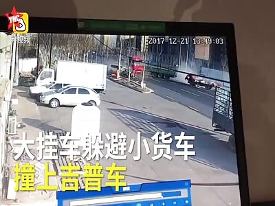 Oncoming  sedan car, knocked down sanitation workers in  Shenyang