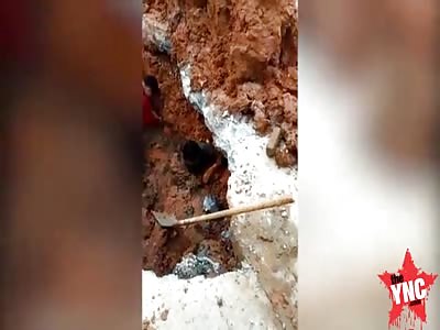 two maintenance workers were buried alive in Xianning 