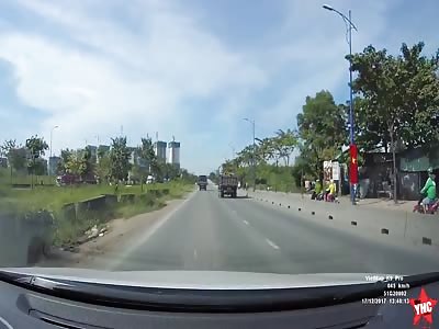 Cement Truck accident in  District 2,Thu Thiem 