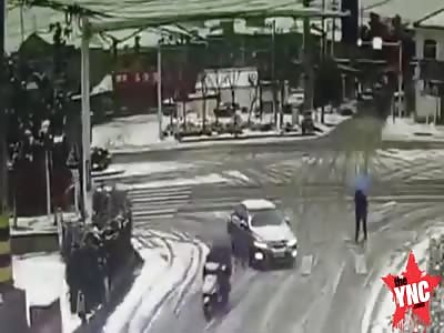 a woman should of been crushed in Zhenjiang