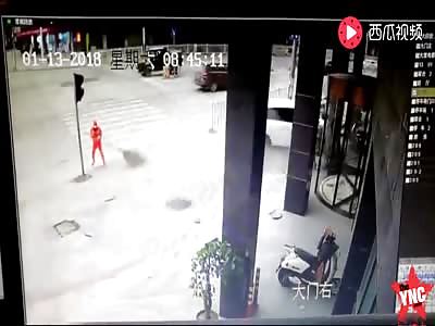 sanitation worker was inches away from death in  Luocheng 