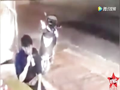 a boy was crushed by a car in Guangdong