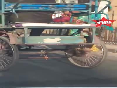 Transgender fight and destroy  car  in india