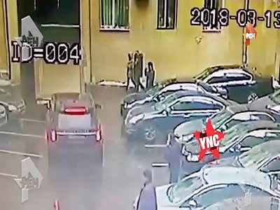 a block of ice collapsed on to a person in Moscow 