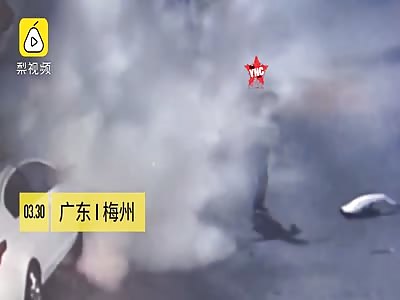 man burned alive in the back seat in  Guangdong