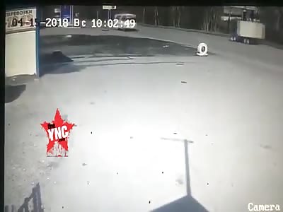  female driver of Toyota and her seven-year-old daughter collide in Russia 