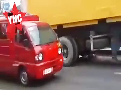 man crushed a truck  in the Philippines @1:00 mark 