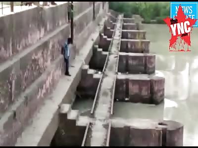 A 30-year-old man committed suicide in front of Ranipur Jhal in Jawalpu  @0:52 mark 