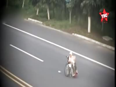 accident in  Jiangyan District  woman in a wheelchair watches her daughter die