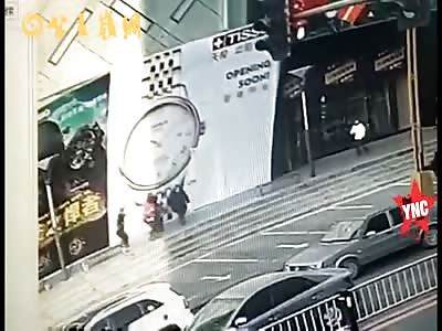 large advertising board falls onto people at  Asiamall Mansion on Gongnong Rd, HongQiJie, Chaoyang Qu, Changchun Shi, Jilin Sheng