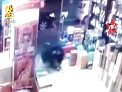 man died after he walked into a glass door resulting in a carotid hemorrhagic shock what killed him in Dandong 