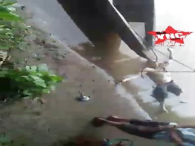 Adi ( aged 22) found a floating dead body found in Tanjung Kemala 