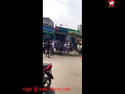 Man Set Himself on Fire..Good People try to Help Him 