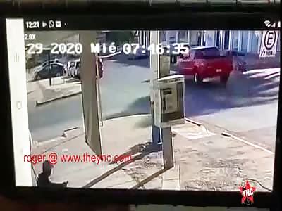  Motorcyclist dies after colliding with a truck in Mexico