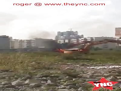  Chinese people defended their houses right to the end from a forced demolition