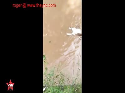  a dead body escapes from the grave yard after Landslide in Cibeunying Kaler